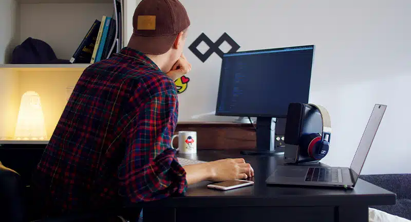 El primer empleo y el miedo a no estar a la altura: cómo afrontarlo